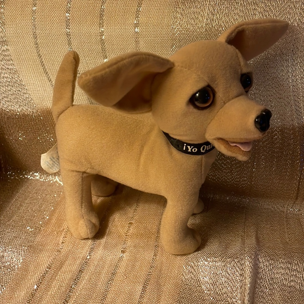 Taco Bell- chihuahua standing